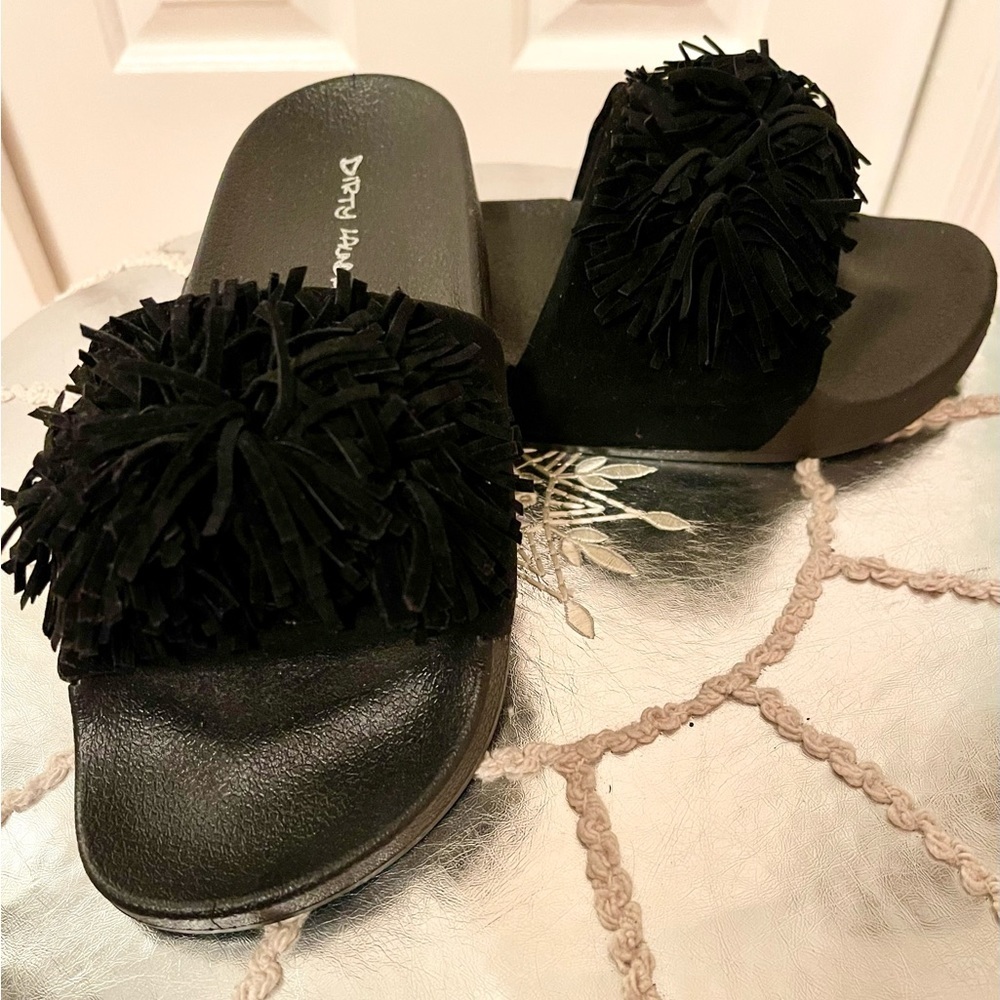 NWT Dirty laundry black slides size 7